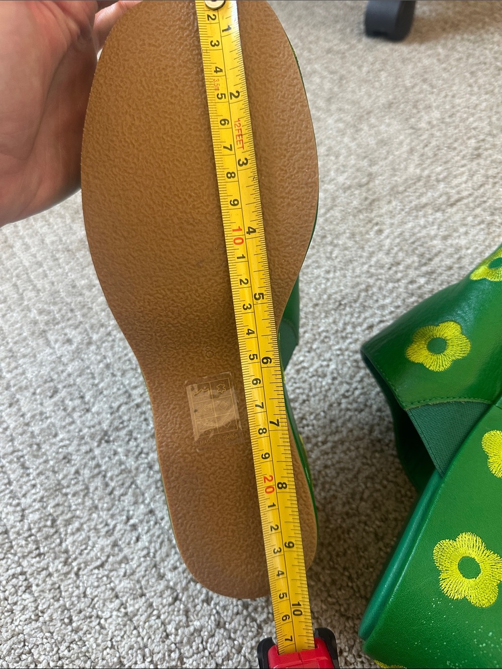 Lisa Says Gah Dakota clog in green daisy! - Picture 12 of 12